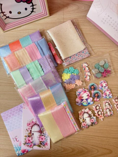 BOX MUNDO MÁGICO - COLEÇÃO COMPLETA - Fitas da Teresa | Materiais para Laceiras - Apliques para Laços - Miçangas