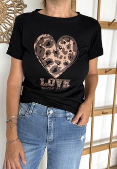 Remera Love Print en internet