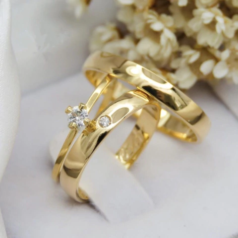 Alianças tradicional com pedra 4mm (par) - comprar online