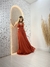 Vestido Longo Com Decote E Recorte Na Cintura na internet