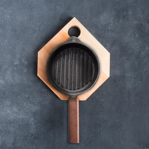 Provoletera "HIERRO" grill con mango de madera - comprar online