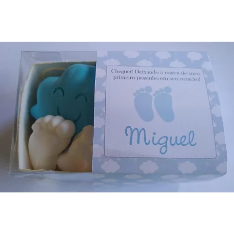 Lembrancinha sabonete de pezinho e nuvem