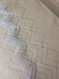 Régua desenho chevron na internet