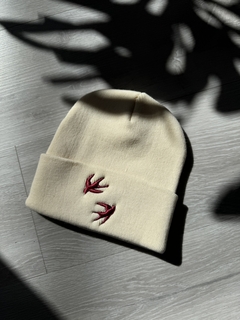 GORRO BEIGE - BORDO