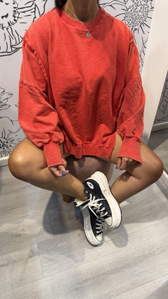 BUZO COSTURAS ROJO - comprar online