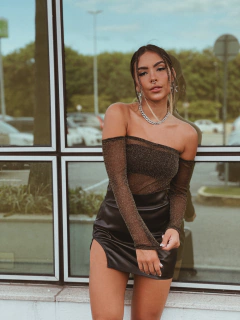 Saia Curta Couro Fake Fenda Preta - Dondocas e Divinas