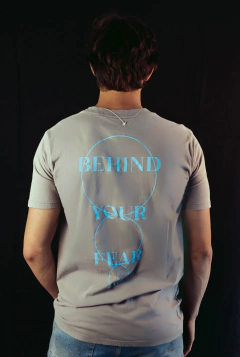 Imagem do Tee Behind Your Fear