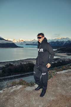 Discovery Sweatpants Black na internet