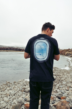 Window Black Tee - comprar online