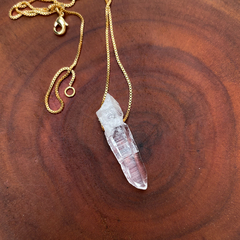 Colar Cristal de Quartzo Dourado