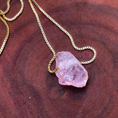 Colar Quartzo Rosa Dourado - comprar online