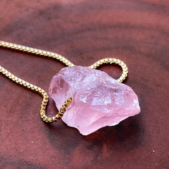 Colar Quartzo Rosa Dourado na internet