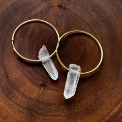 Argola Cristal de Quartzo Dourada - comprar online