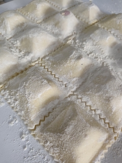 Raviolones frizados de jamón, tofu y muzza