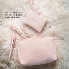 Mini Nécessaire Rosa Daily Makeup na internet