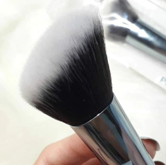 PINCEL KABUKI ANGULAR B117 - MACRILAN - comprar online