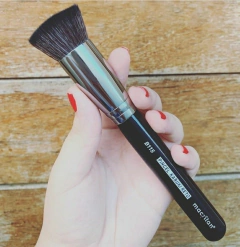 Pincel Kabuki Reto Macrilan Linha White W115 - comprar online