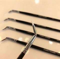 Pincel A24 profissional curvado para delinear Macrilan