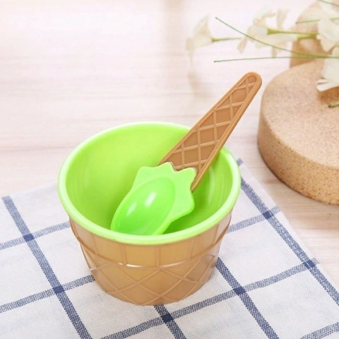 Potinho Multiuso Casquinha de Sorvete com Colher em Plástico Colorido