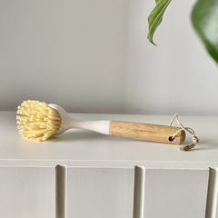 Cepillo para vajilla con mango de bambu - comprar online