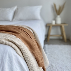 Pie de cama Casilda (canela)