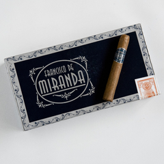 Francisco de Miranda - Azul Robusto x 25 u. - Fortaleza Suave - Cepo 50 - Tiempo de Fumada 45 min. en internet