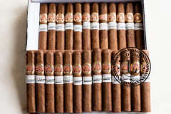 Habano Ramón Allones Small Club Coronas - Fortaleza Media - Cepo 42 - Tiempo de Fumada 30 min. - Casa Lotar