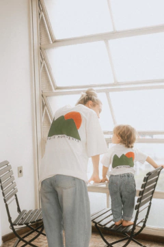 T SHIRT TUDO SE MOVIMENTA na internet