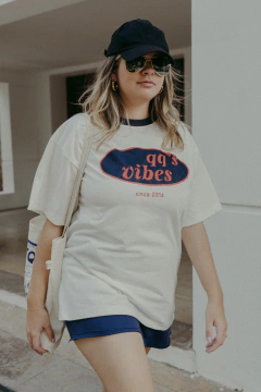 T SHIRT QQ’S VIBES - QUEQUE CLOTHING