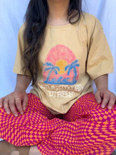 T SHIRT VIBES na internet