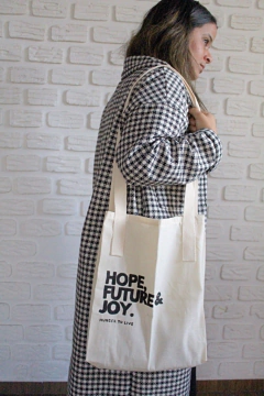 SACOLA ECO HUNGER TO LIVE - QUEQUE CLOTHING