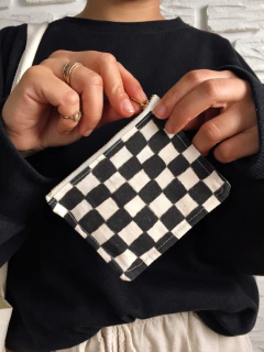 CARTEIRA ECO XADREZ - QUEQUE CLOTHING