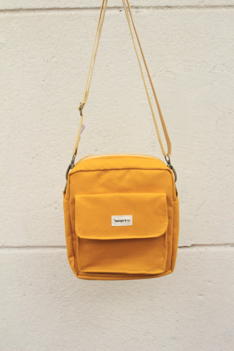 Shoulder bag mostarda com forro impermeável