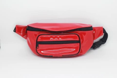 Pochete de vinil vermelha com forro impermeável - comprar online