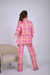 Calça de alfaiataria Pérsea em tecido xadrez flanelado 100% algodão, braguilha, fechamento com gancho e bolso faca na frente. Conjunto com o blazer Pérsea. Elegante e sofisticada para ocasiões formais e profissionais.