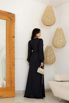 VESTIDO VERA COM FENDA EM TECIDO FLUITY PRETO - comprar online