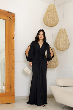 VESTIDO VERA COM FENDA EM TECIDO FLUITY PRETO na internet