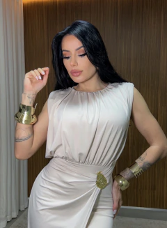 VESTIDO MIDI NANCY AREIA na internet