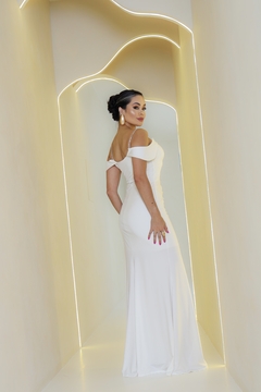 VESTIDO LONGO DE FESTA ESTILO SEREIA COM DETALHES NAS ALÇAS LIS OFF WHITE