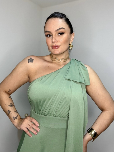 VESTIDO KELLY UM OMBRO SÓ COM DETALHE DE LAÇO NO OMBRO VERDE OLIVA