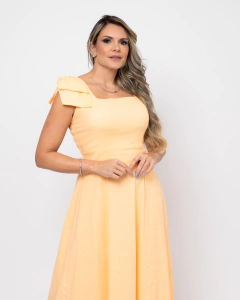 VESTIDO MIDI HELENA EM TECIDO LINHO PÊSSEGO na internet