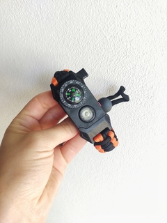 Pulsera paracord con linterna