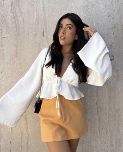 Blusa Mangas Flare Sofia