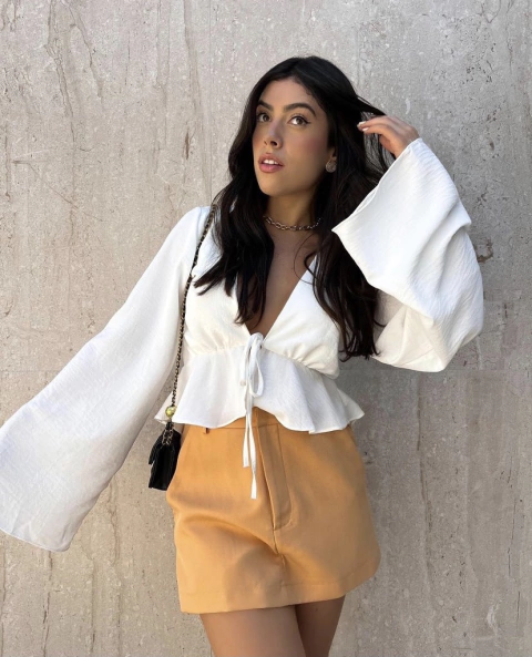 Blusa Mangas Flare Sofia