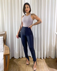 Calça Prada Débora na internet