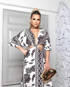 Vestido Bianca branco com preto na internet