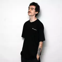 CAMISETA CHAMPION LEVE MINI SCRIPT LOGO - comprar online