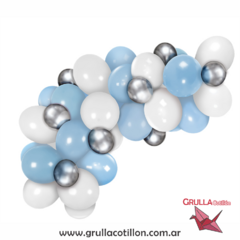SET GUIRNALDA DE GLOBOS CELESTE, BLANCO Y PLATEADO