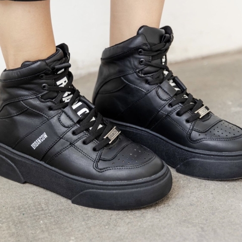 Zapatilla Allen Total Black - comprar online