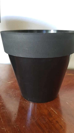 Porta maceta Josefina Negra - N24 - comprar online